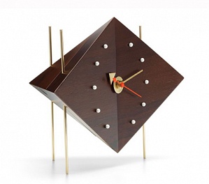 Часы настольные Diamond Clock Walnut фабрики Vitra